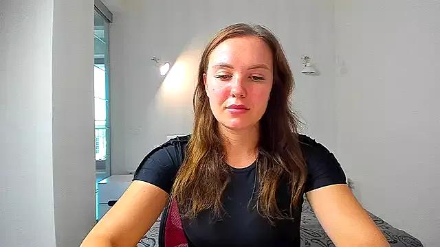 EmmaNorman on StripChat 