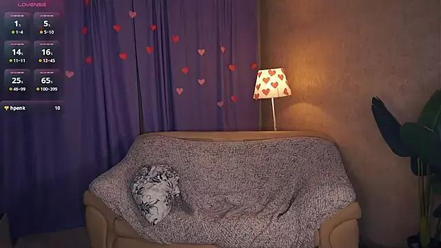 EsmaCarll on StripChat 