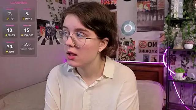 FalineChasey on StripChat 