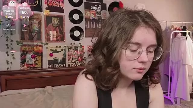 FalineChasey on StripChat 