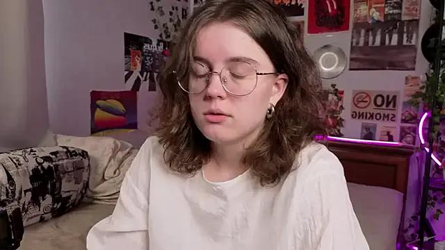 FalineChasey on StripChat 