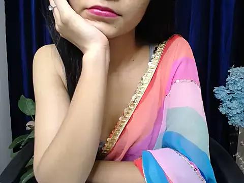 Glowing_queen on StripChat 