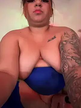 halana_squirts on StripChat 