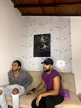 HandsomeLuxuryMen on StripChat 
