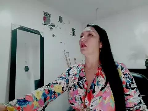 Hanna-33 on StripChat 