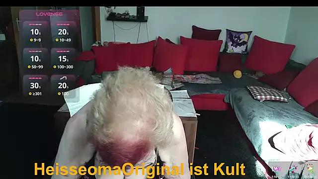 HeisseomaOriginal on StripChat 