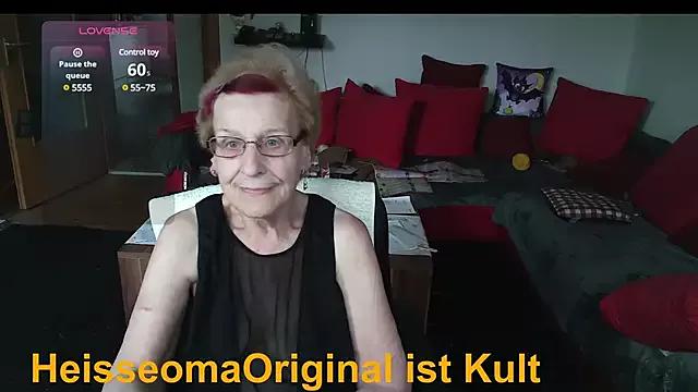 HeisseomaOriginal on StripChat 