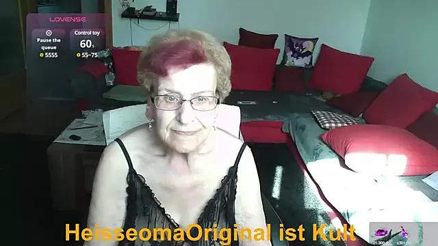 HeisseomaOriginal on StripChat 