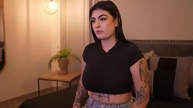 IrisBaker on StripChat 