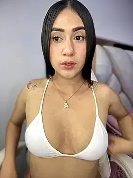 isabela_l from StripChat