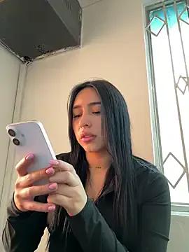 Admire sweet performer Isabella_jade isabella_jade from StripChat