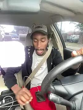 ITSONLYKENNY on StripChat 