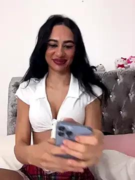 Admire 23 years old itsyourgirltee from StripChat itsyourgirltee from StripChat