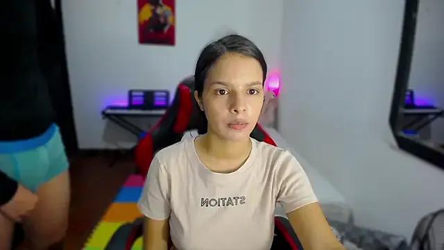 Freechat jessi_and_boy on StripChat