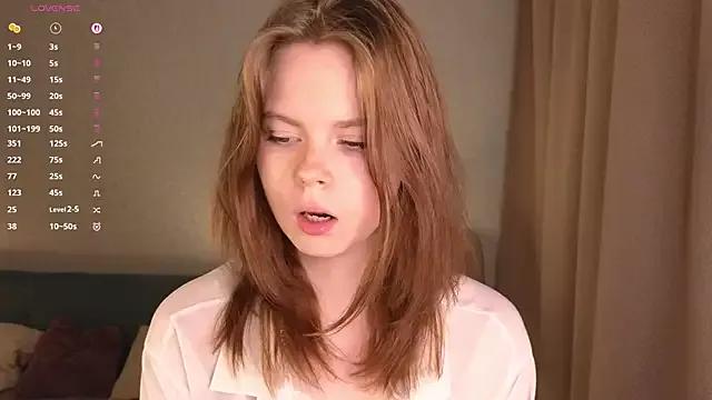JulietteRain on StripChat 