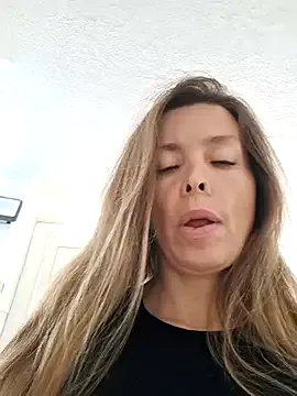 karina_warthon on StripChat