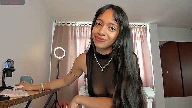 karinnixx — squirt and ride dildo