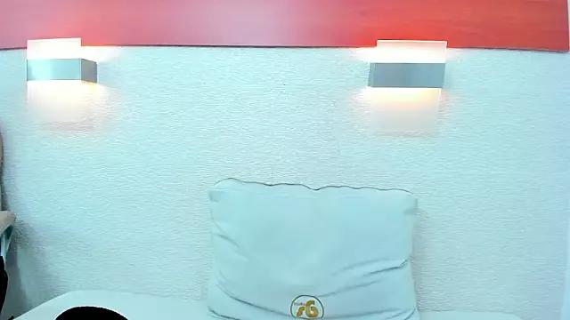karol_lewiss on StripChat 