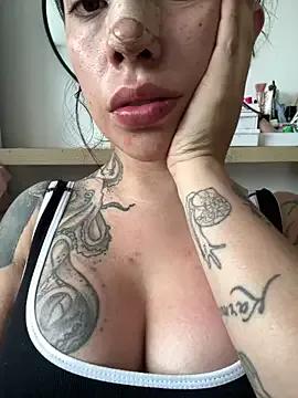 Admire KarolVega-, she wants to masturbate for you KarolVega- from StripChat