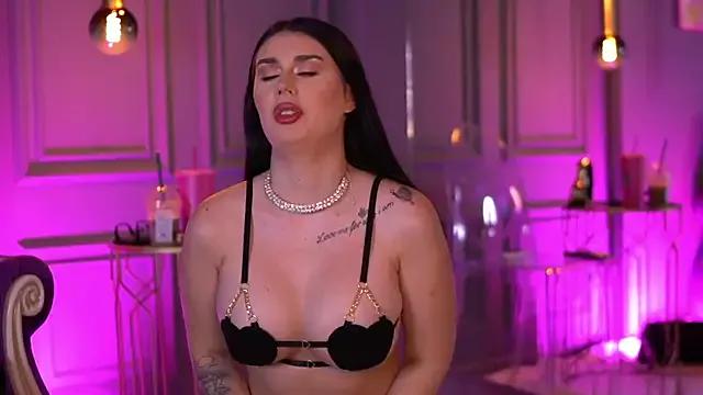 KendraMoon on StripChat 
