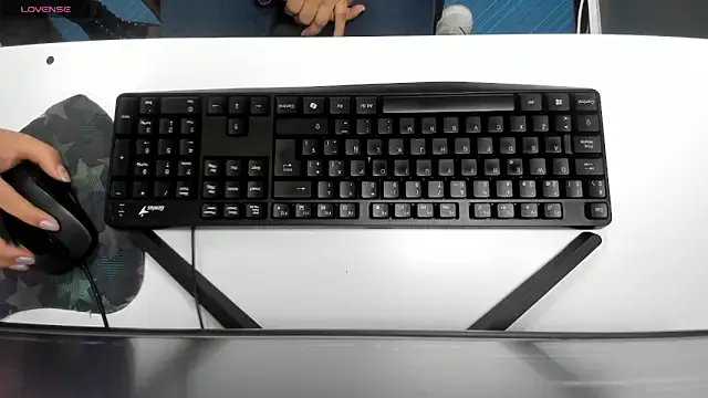 Kiara_Cruz__ on StripChat