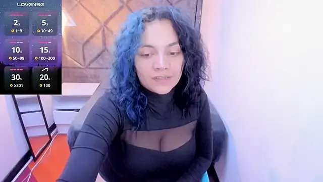 Kiara_Cruz__ on StripChat