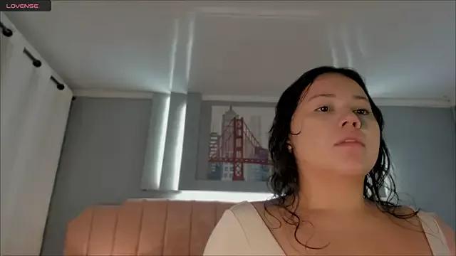 kiaraa_peach on StripChat 