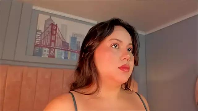 kiaraa_peach on StripChat 