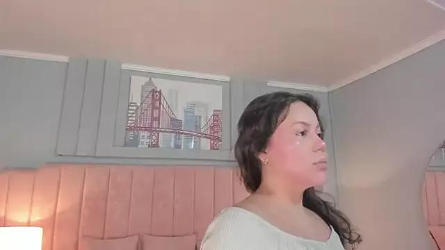 kiaraa_peach on StripChat 