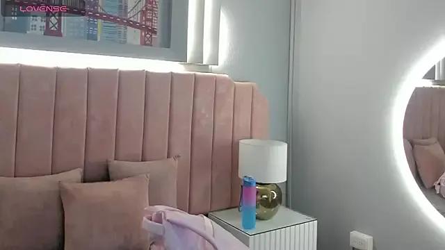 kiaraa_peach on StripChat 