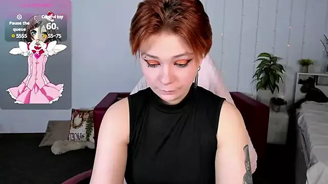 KitsuneDreamer on StripChat 