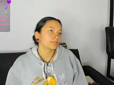 Kitty_ravee on StripChat 