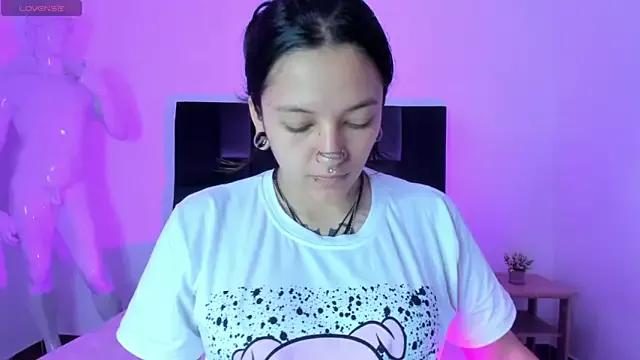 Kitty_ravee on StripChat 
