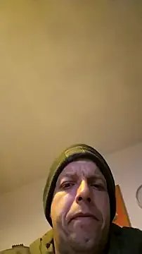 Knuffelstaaff123 from StripChat