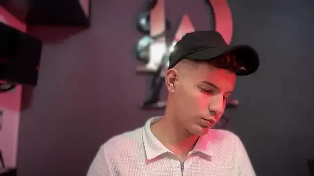 Freechat lara_and_danny on StripChat