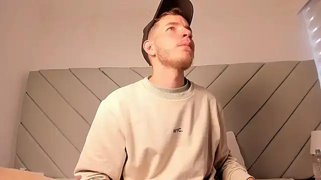 Freechat lara_and_danny on StripChat