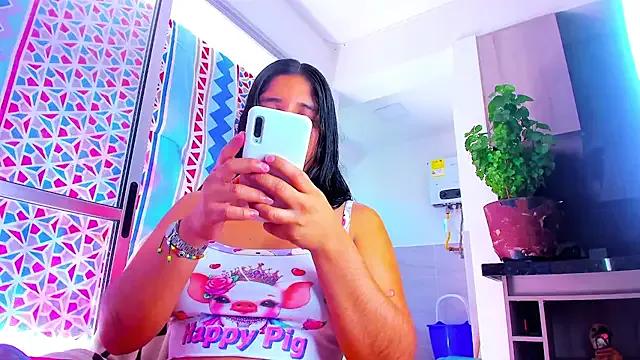 Freechat laura_goddess_ts on StripChat