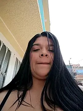 Layla-daring on StripChat