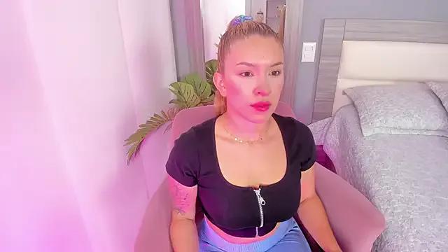 LexxyBunny_ on StripChat 