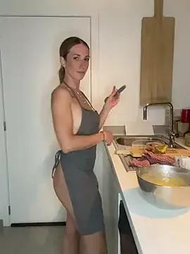 lola_tentatiion on StripChat 