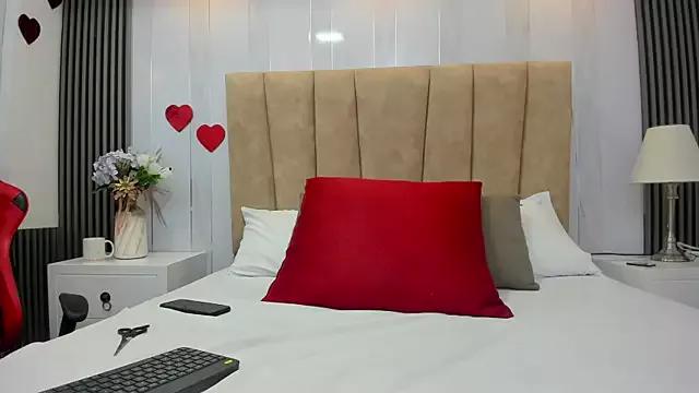 Loly_petitte on StripChat 