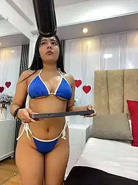 Loly_petitte on StripChat 