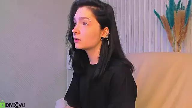 Luna-Moon on StripChat 
