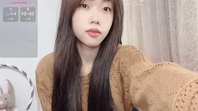 Join Lvy--v, she wants to masturbate for you Lvy--v from StripChat