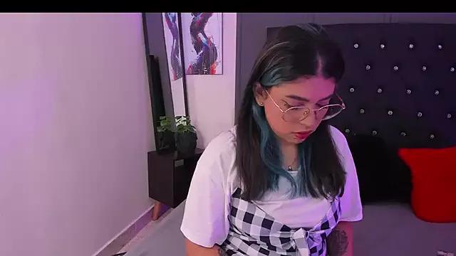 lyra-rain on StripChat 