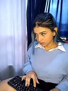 lyra-rain on StripChat 