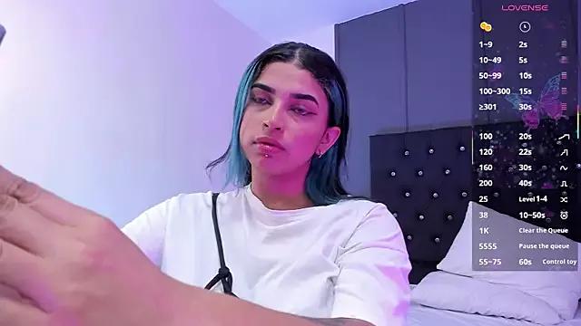 lyra-rain on StripChat 