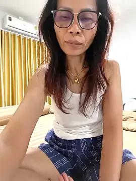 Mama_Eva_1 on StripChat 