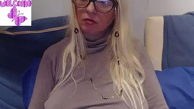 martachatte on StripChat 
