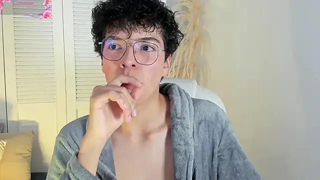 Freechat miilo_wolf on StripChat